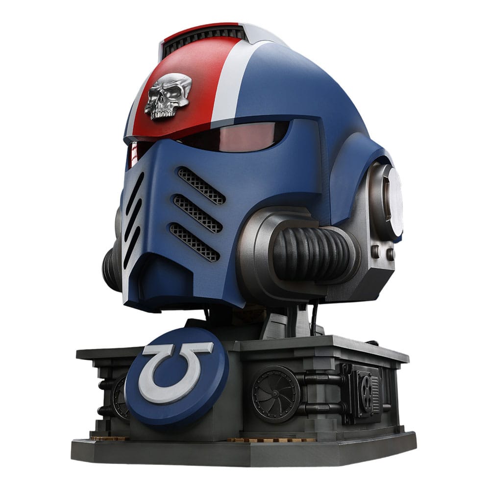 Warhammer 40000: Space Marine 2 Replica Ultramarines Lieutenant Titus helmet with Display Stand 44 cm